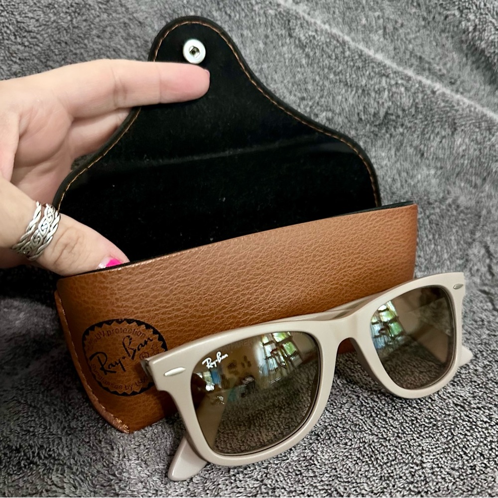 NWOT Ray-Ban Wayfarer RB 2140 Sunglasses: w/ Branded Case. NEVER WORN! ๐๐๐ผ - Picture 5 of 7